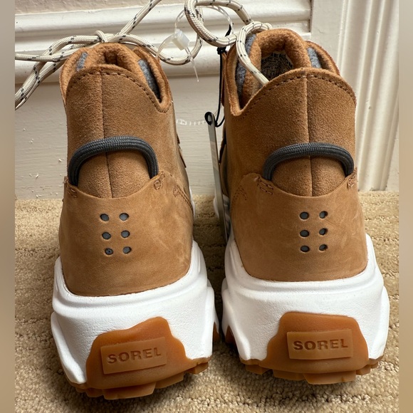 NWOT Sorel Women’s Kinetic Breakthru Caribou Waterproof Boot, Size 7.5 - Picture 4 of 7